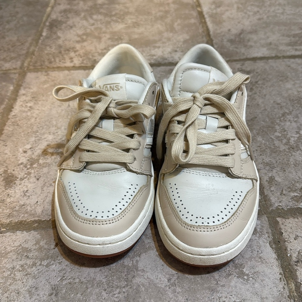Women’s barely worn Vans